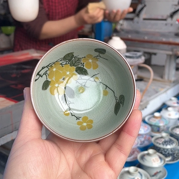 青花釉下彩杯子哈