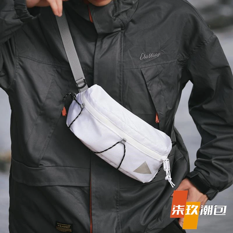 柒玖户外运动胸包轻便防泼水斜挎包ins潮牌潮流骑行腰包单肩包