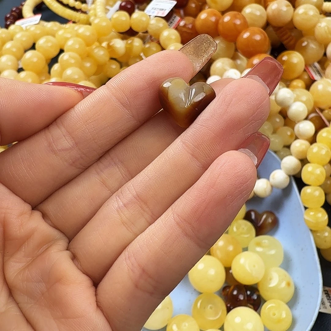 琥珀未镶嵌珠宝奇石