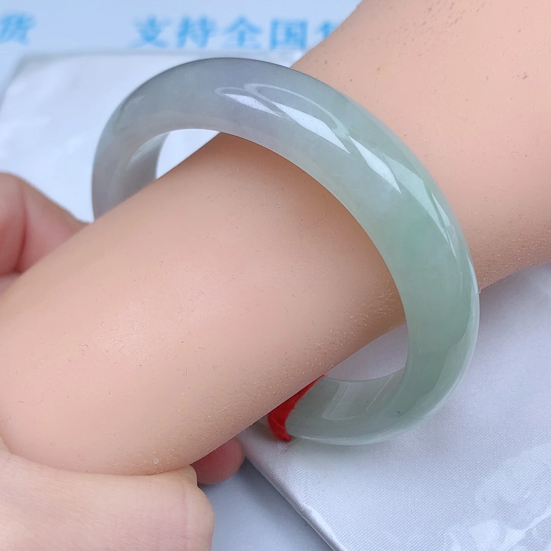 翡翠手镯未镶嵌天然