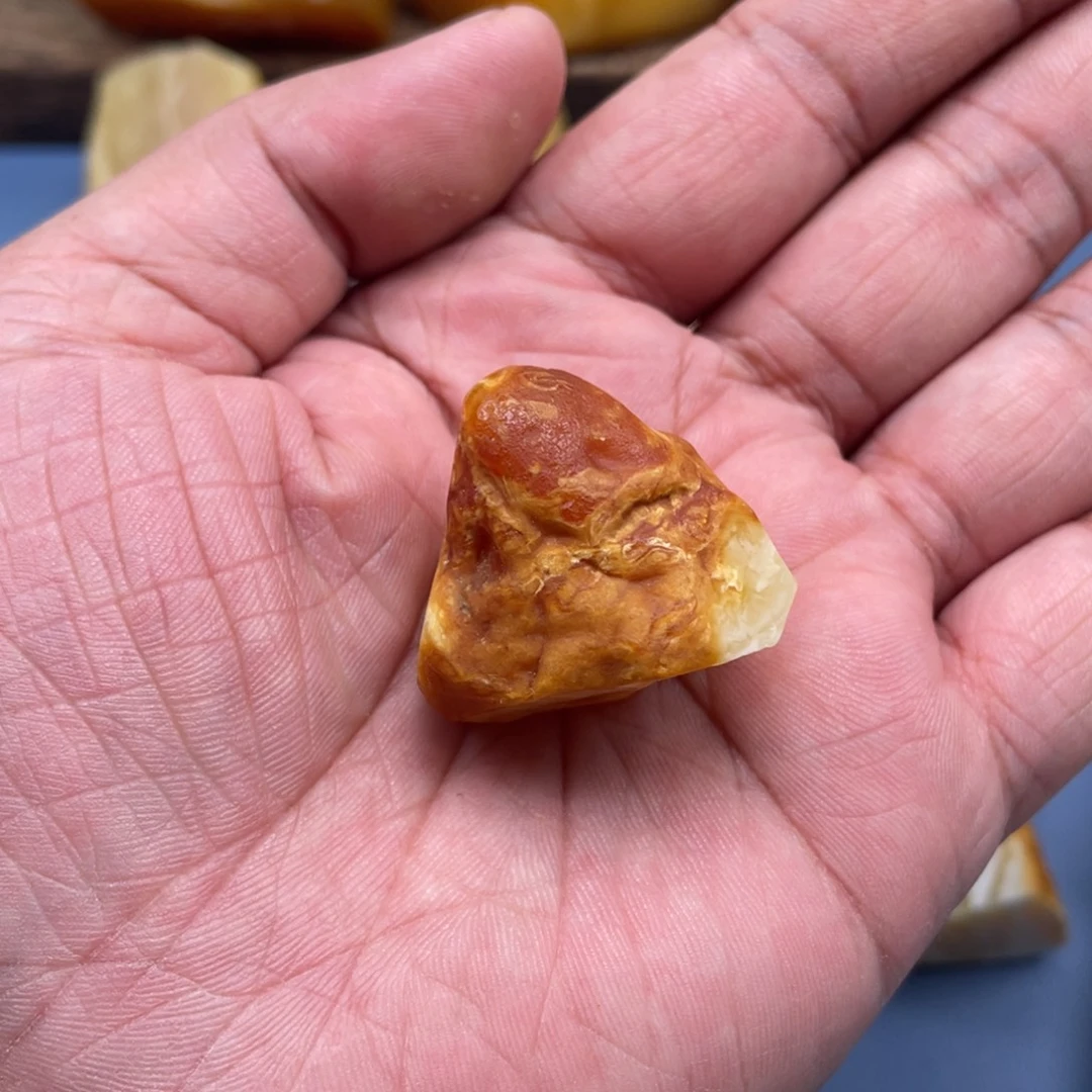 浩***行定制琥珀未镶嵌蜜蜡