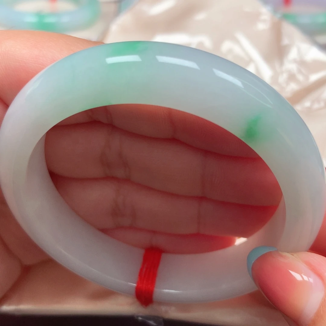 翡翠未镶嵌手镯15细腻白底青