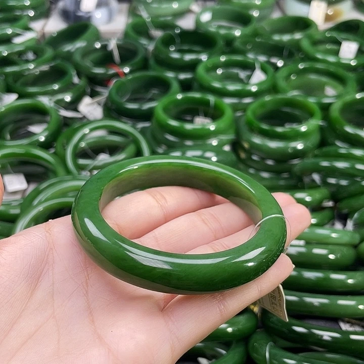 未镶嵌手镯和田玉（碧玉）