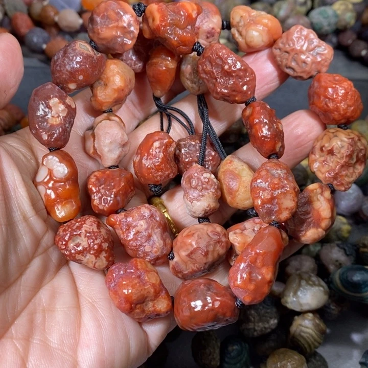 未镶嵌玛瑙/玉髓珠宝奇石草*?