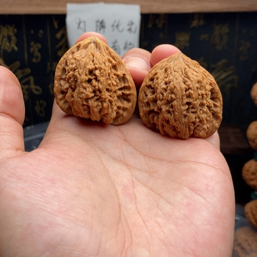 把件桃核来****容涿鹿南将石