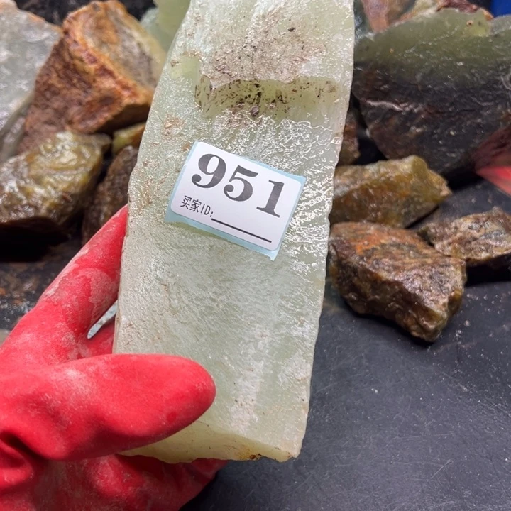 透闪石-蛇纹石玉珠宝奇石未镶嵌隼*