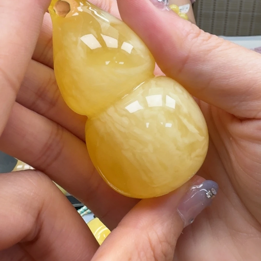 未镶嵌琥珀珠宝奇石吊坠