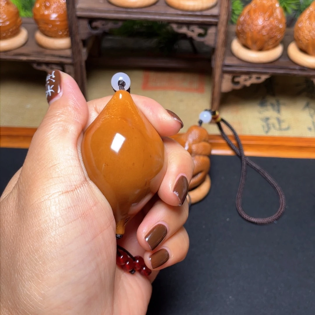 橄榄核吊坠蝴蝶37穿配