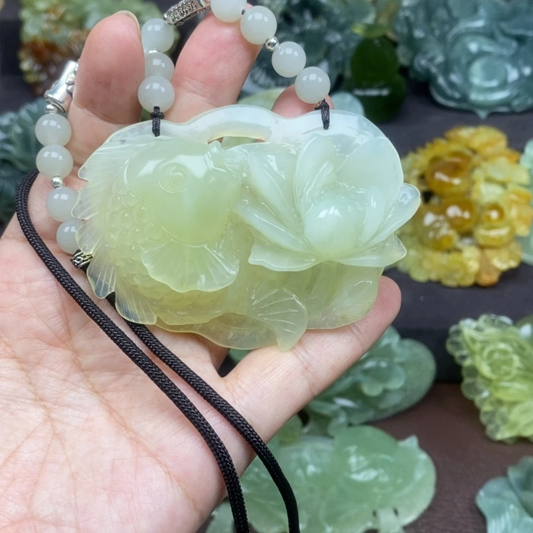 、***未镶嵌蛇纹石玉吊坠(赠链)