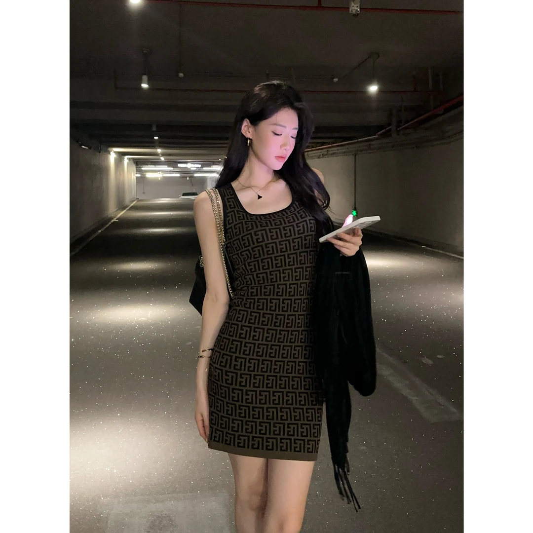 JIJINQI夏季无袖包臀连衣裙女性感复古名媛吊带短裙 JD07LMPT1536