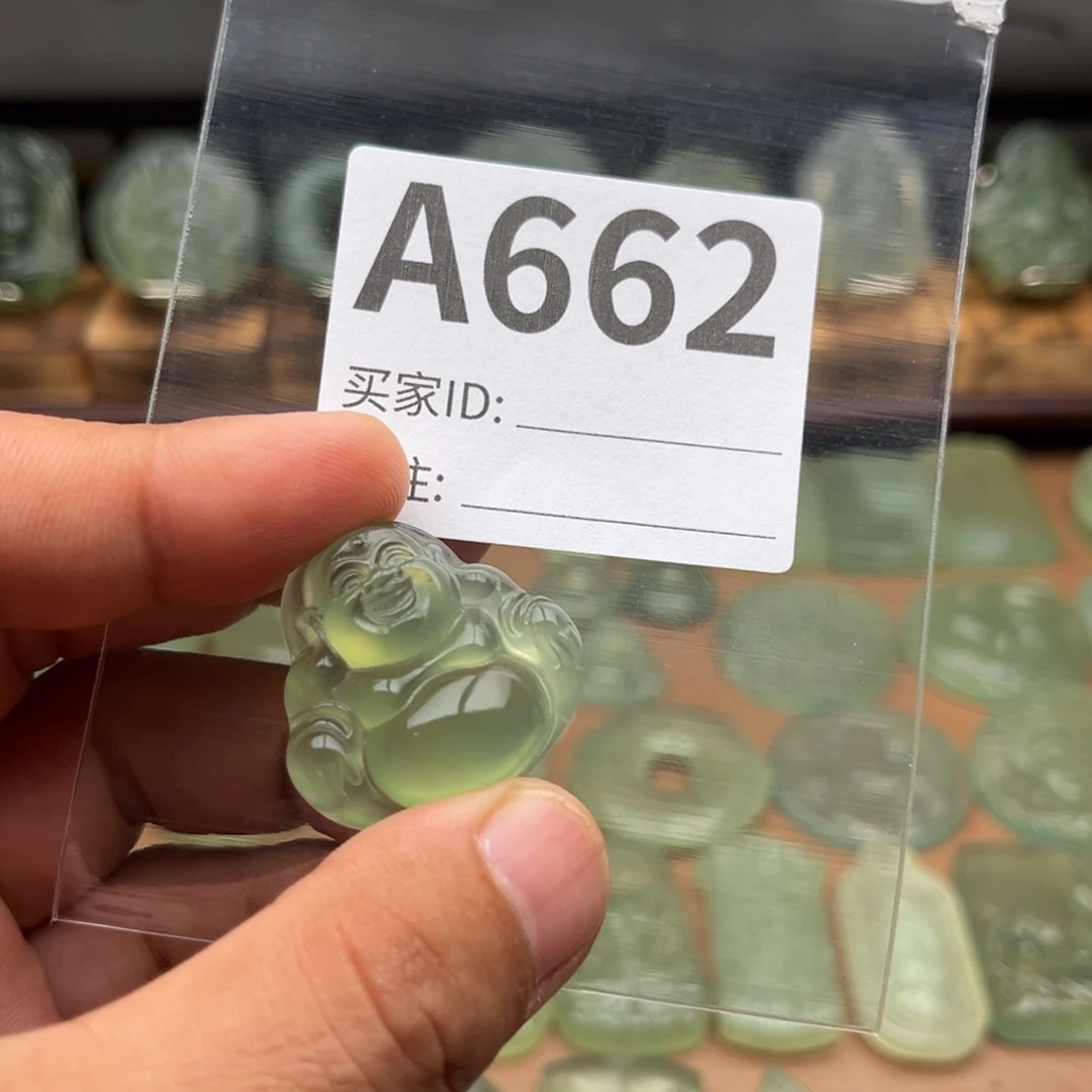 T***d未镶嵌蛇纹石玉颈饰