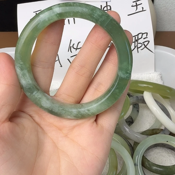 未镶嵌蛇纹石玉无