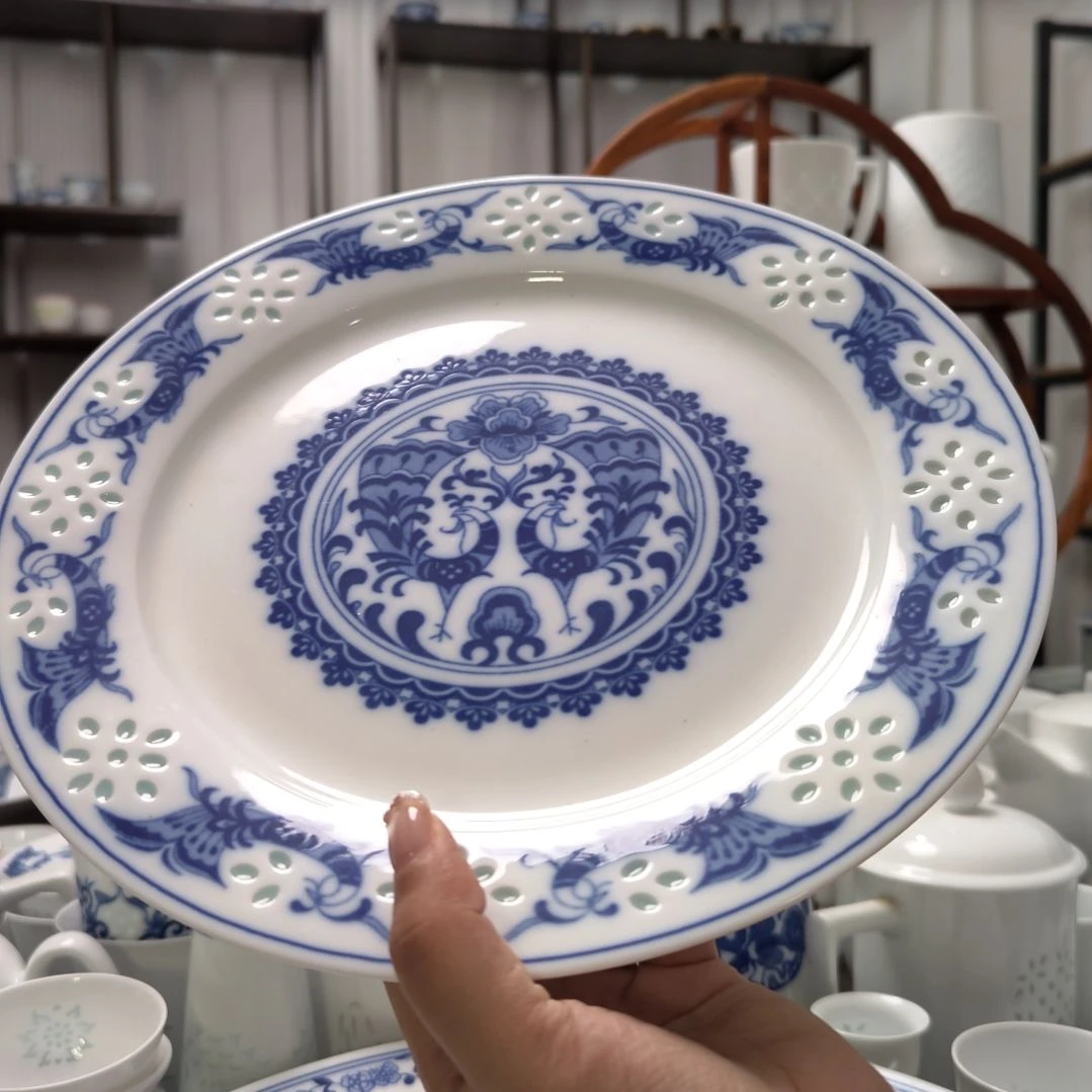 瓷孔雀10寸平盘一个