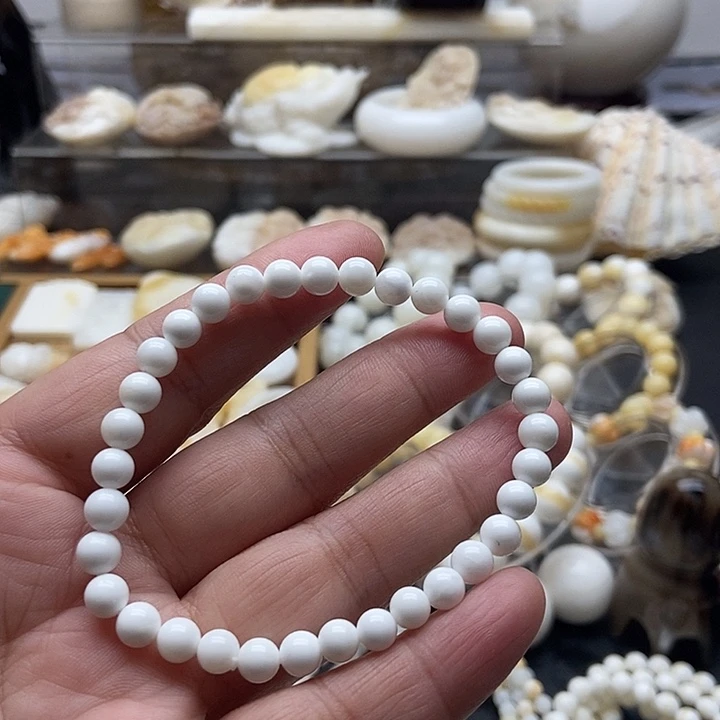 非金属贝壳全白微瑕0.6单圈两条