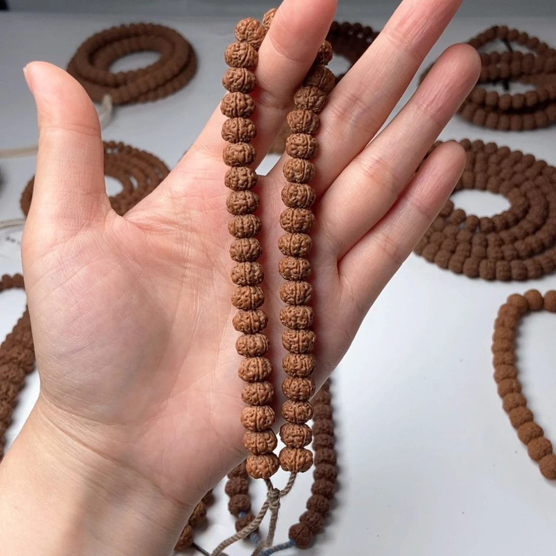 金刚菩提吊坠往***.老树王手持