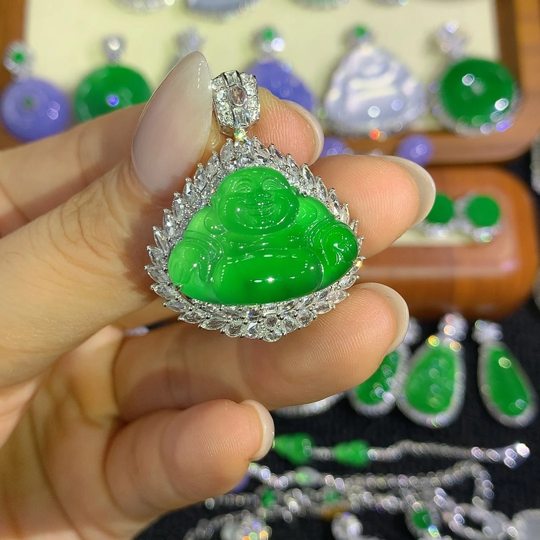 翡翠18K金镶嵌颈饰佛公