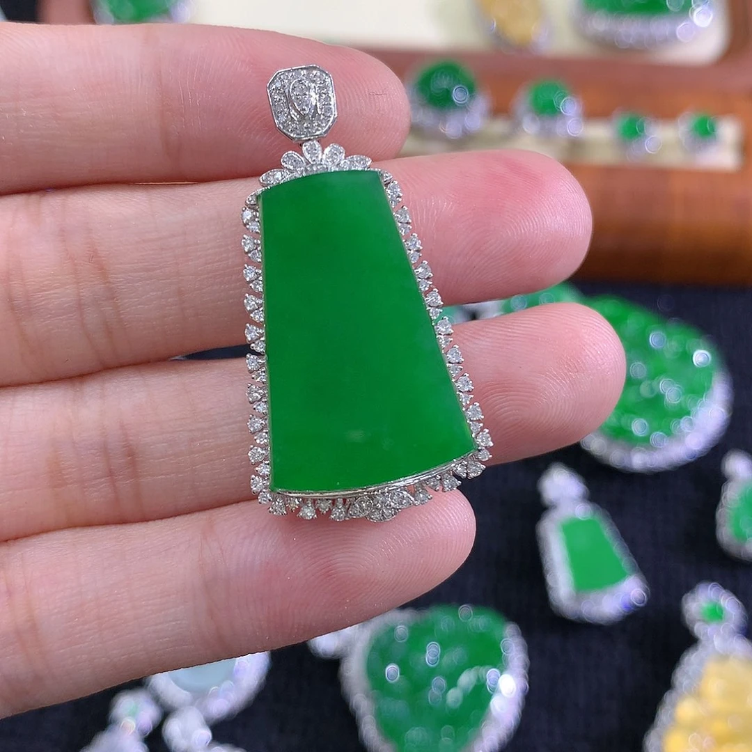 【闪购商品】翡翠18K金镶嵌吊坠(不含链)N****话无事牌