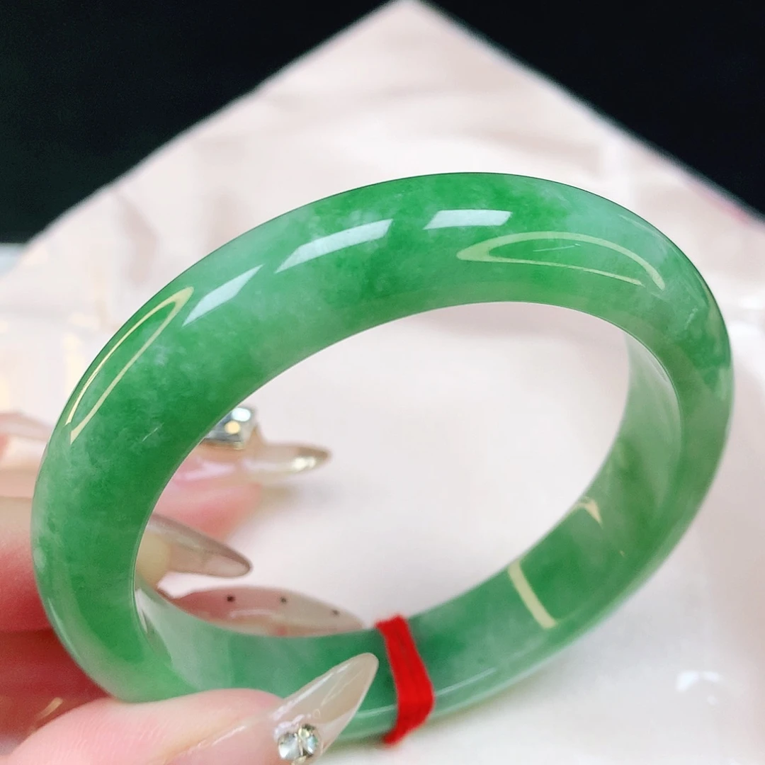 翡翠手镯未镶嵌天然翡翠1516