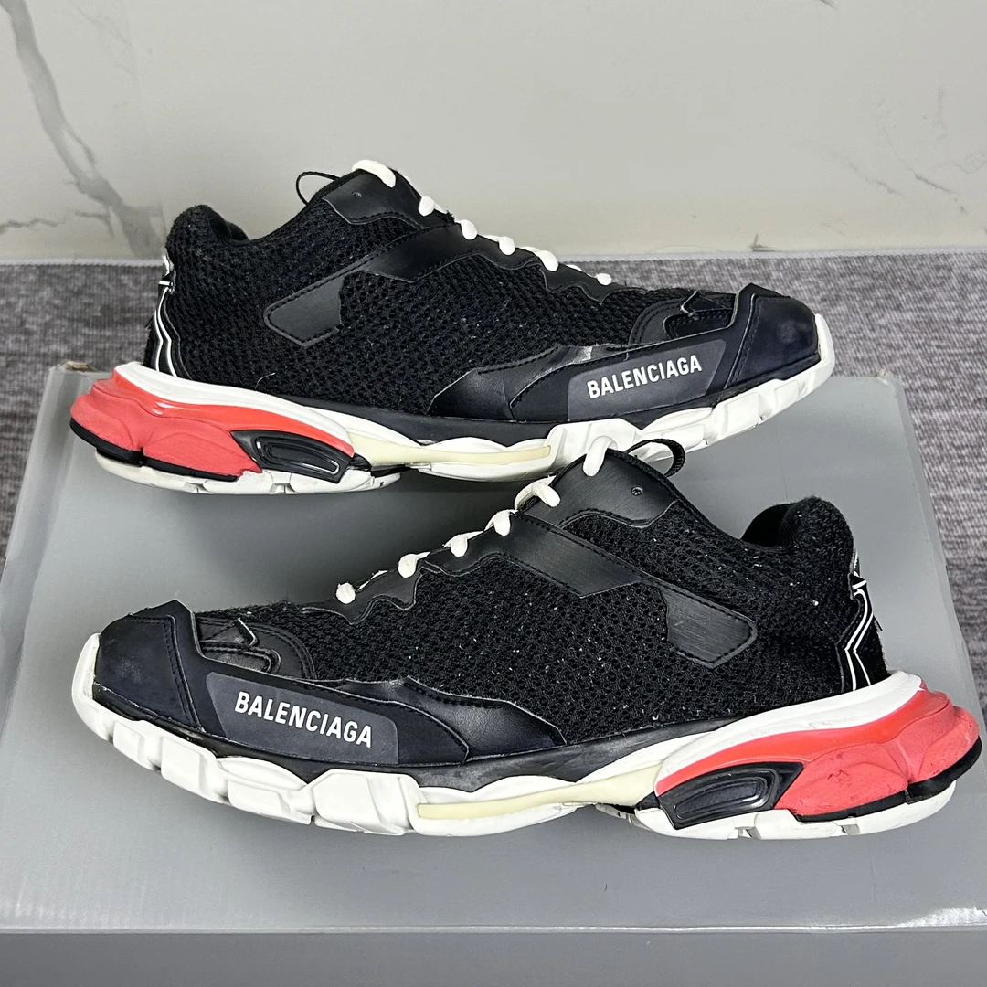 99新 Balenciaga/巴黎世家 Track 3.0 做旧黑红42码 原盒配件齐全