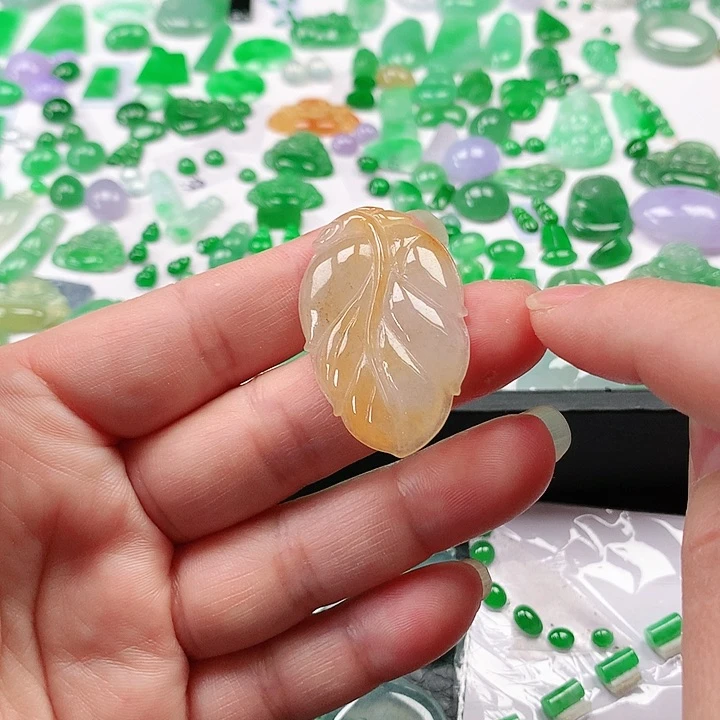 翡翠颈饰未镶嵌翡翠