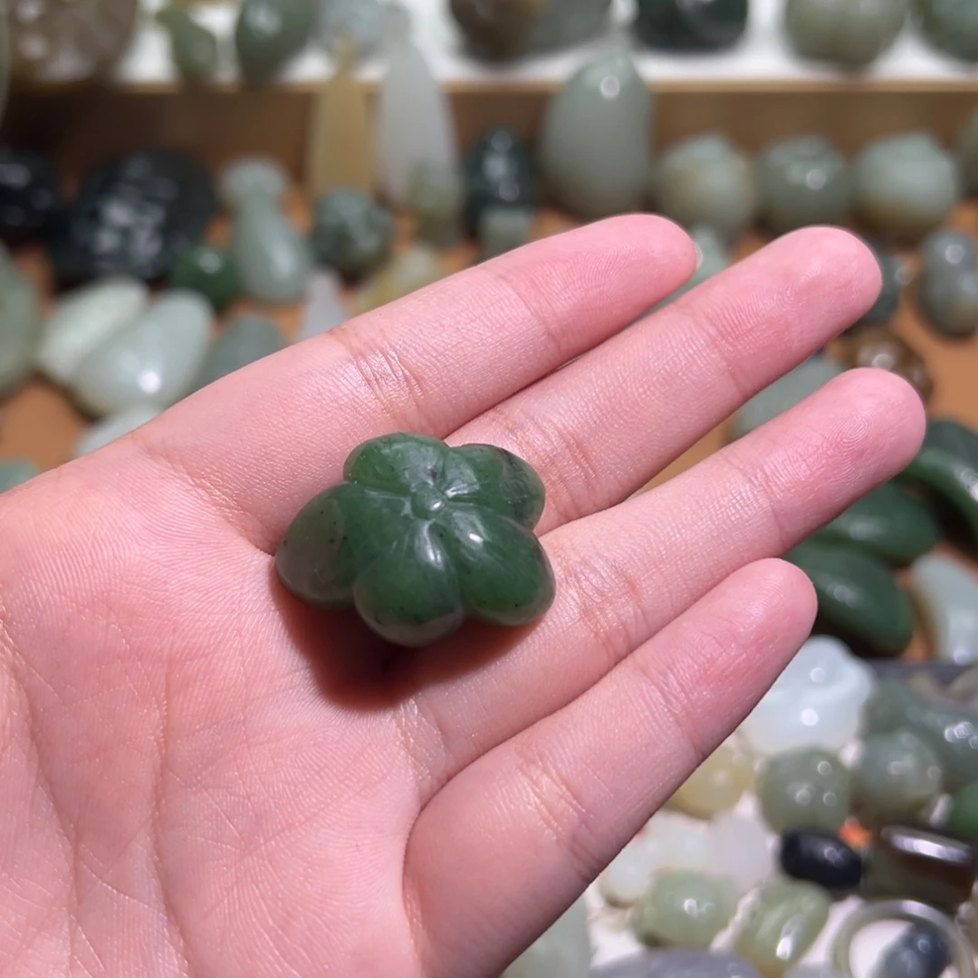 半***糖颈饰未镶嵌和田玉