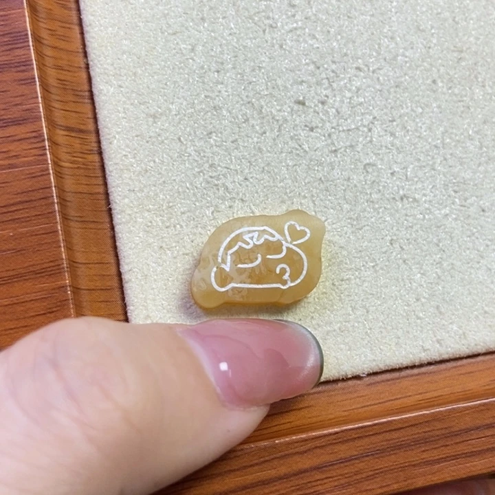 琥珀未镶嵌珠宝奇石原皮