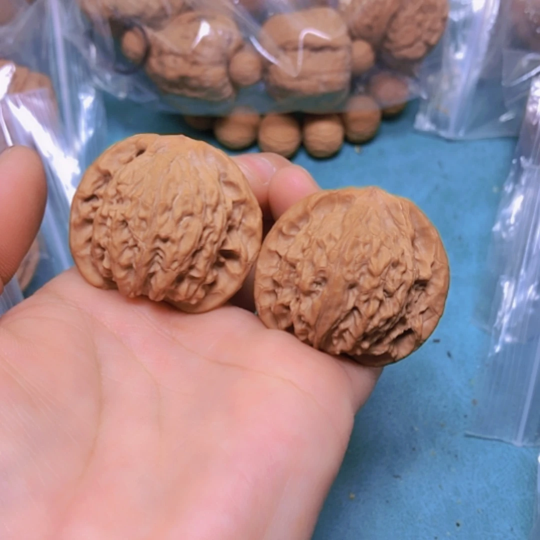 【闪购商品】摆件核桃38凤眼修尖