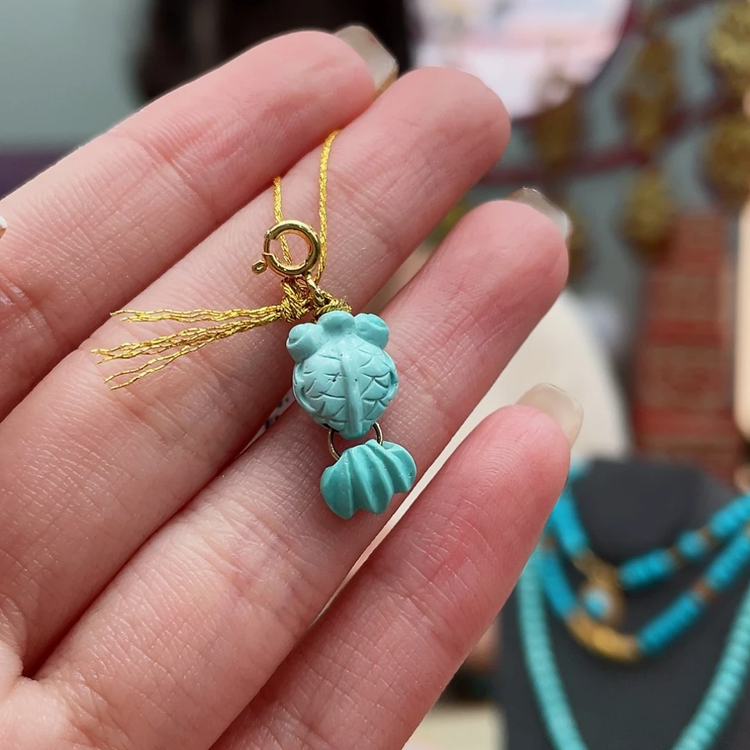 绿松石颈饰未镶嵌