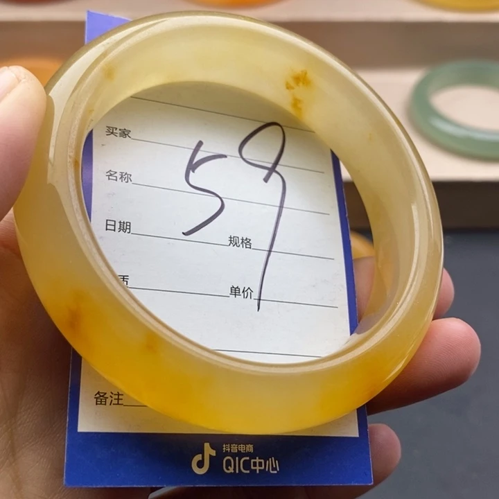 石英质玉未镶嵌手镯