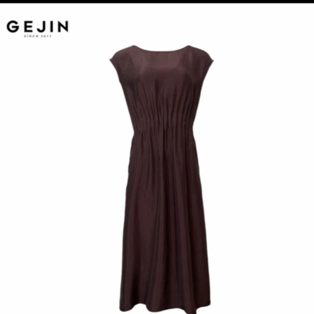 GEJIN/歌锦新款简约时尚橄榄领醋酸高定显瘦连衣裙GJ22552534