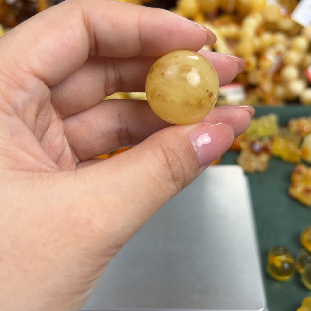 琥珀未镶嵌珠宝奇石