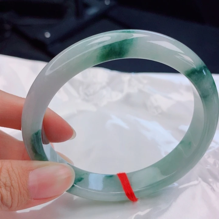 翡翠未镶嵌手镯63圈