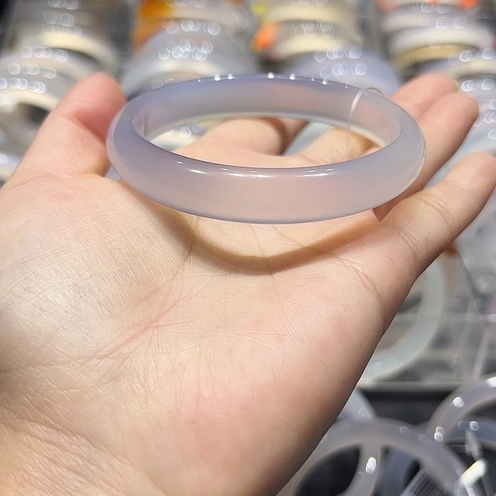 熙***你玛瑙/玉髓未镶嵌手镯