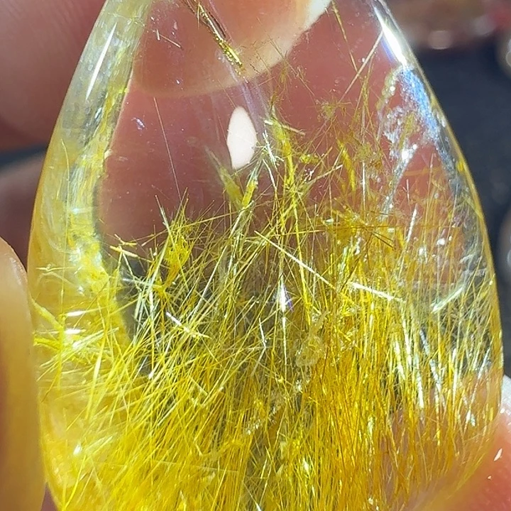 小***艳未镶嵌颈饰水晶你