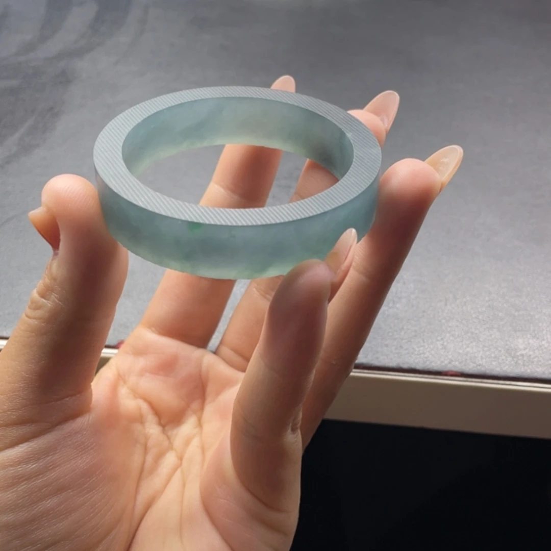 暴***菲定制翡翠未镶嵌翡翠手镯