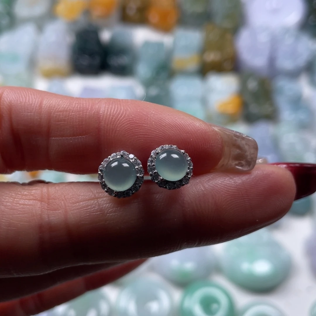 翡翠吊坠(赠链)18K金镶嵌