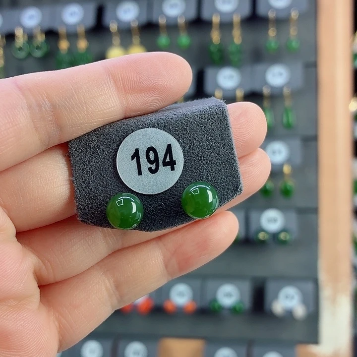 和田玉18K金镶嵌耳饰