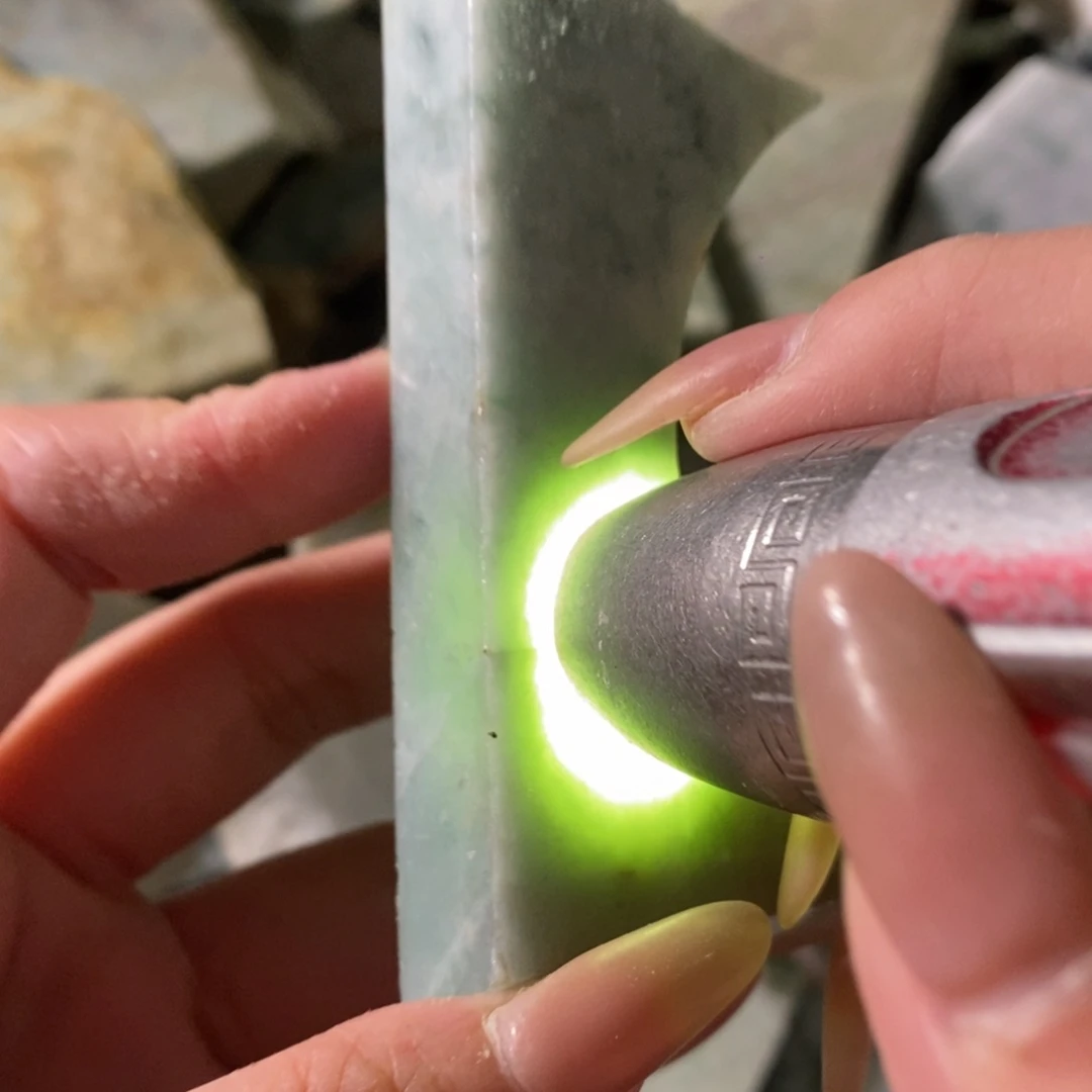 颈饰未镶嵌翡翠天然翡翠