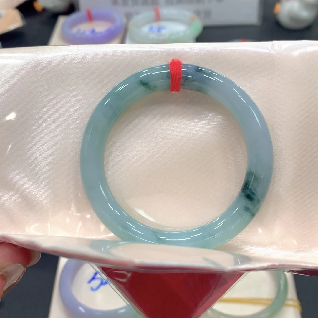 翡翠未镶嵌手镯52圆