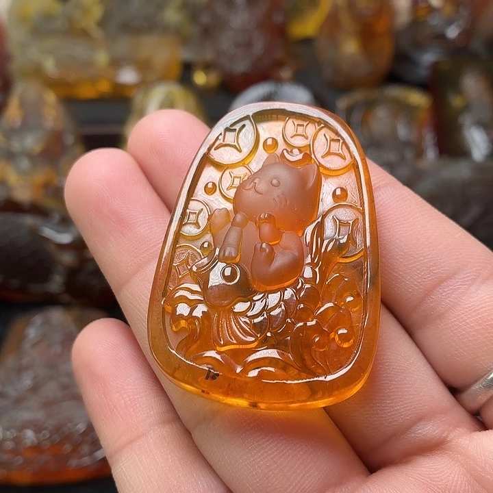 琥珀未镶嵌颈饰14