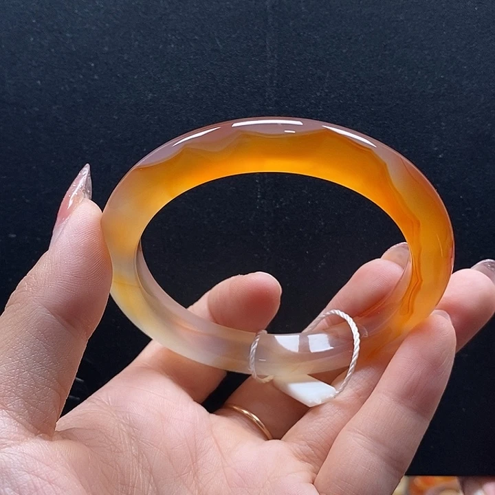 玛瑙/玉髓未镶嵌手镯60.8