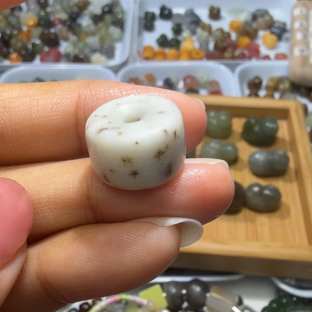 和田玉未镶嵌珠宝奇石