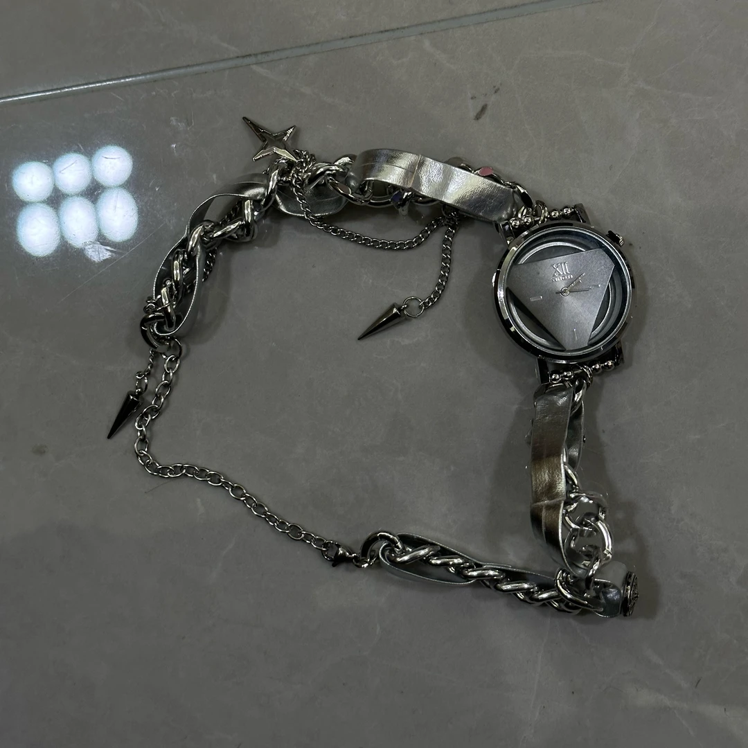 王大嘴原创 “银皮三角”项链手表A722