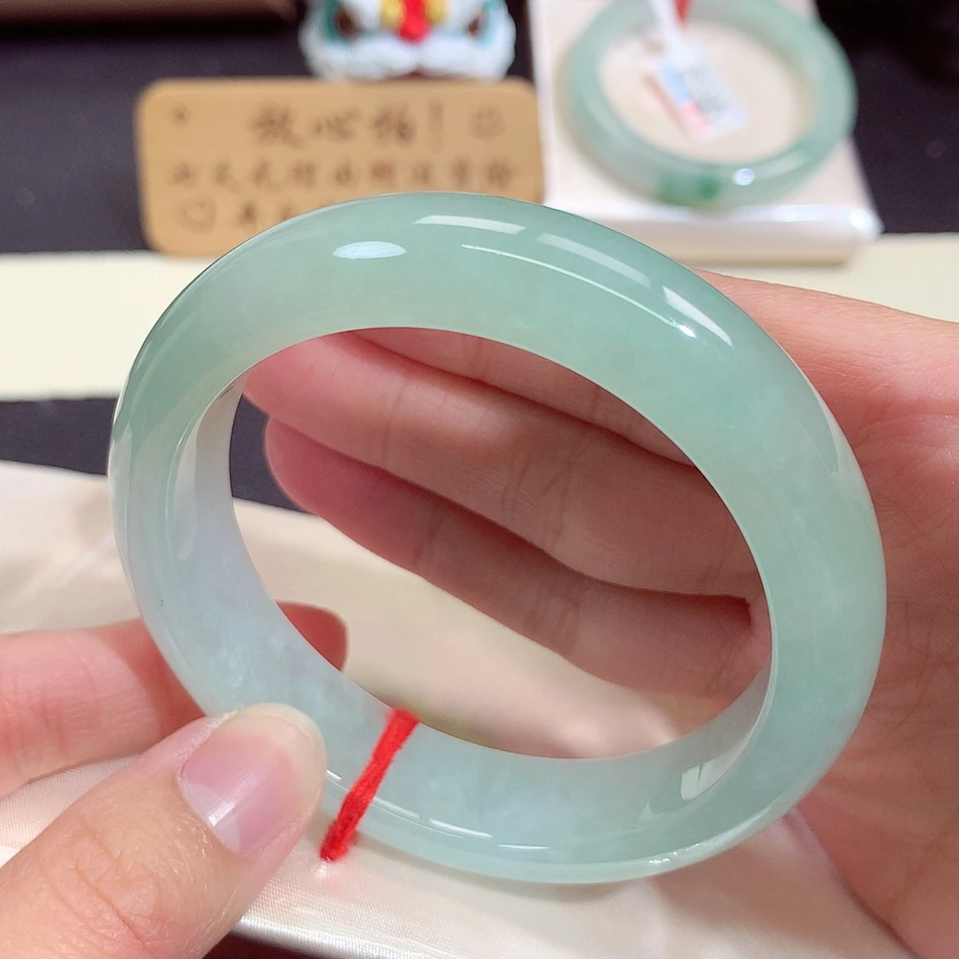 翡翠未镶嵌手镯9001