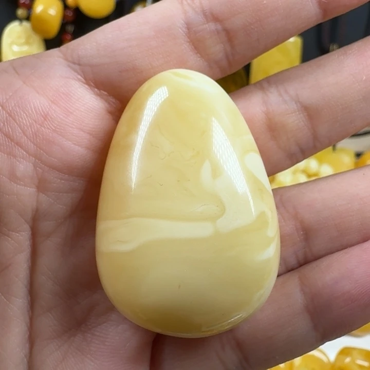 蜜蜡未镶嵌珠宝奇石