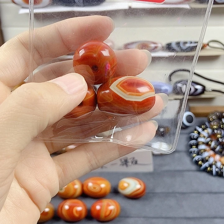 芭***花未镶嵌颈饰玛瑙/玉髓