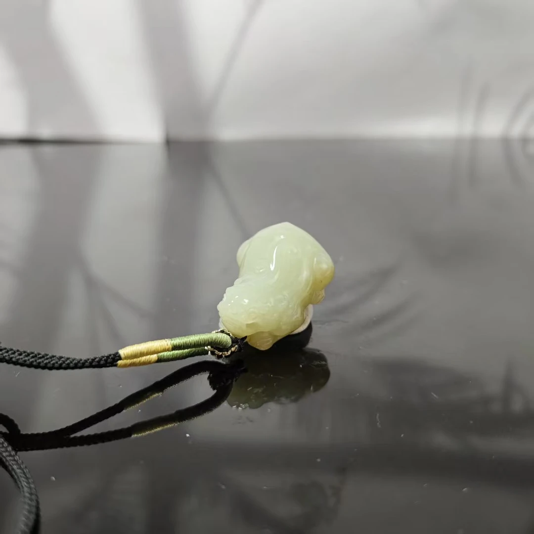 Q和田玉貔貅吊坠0792