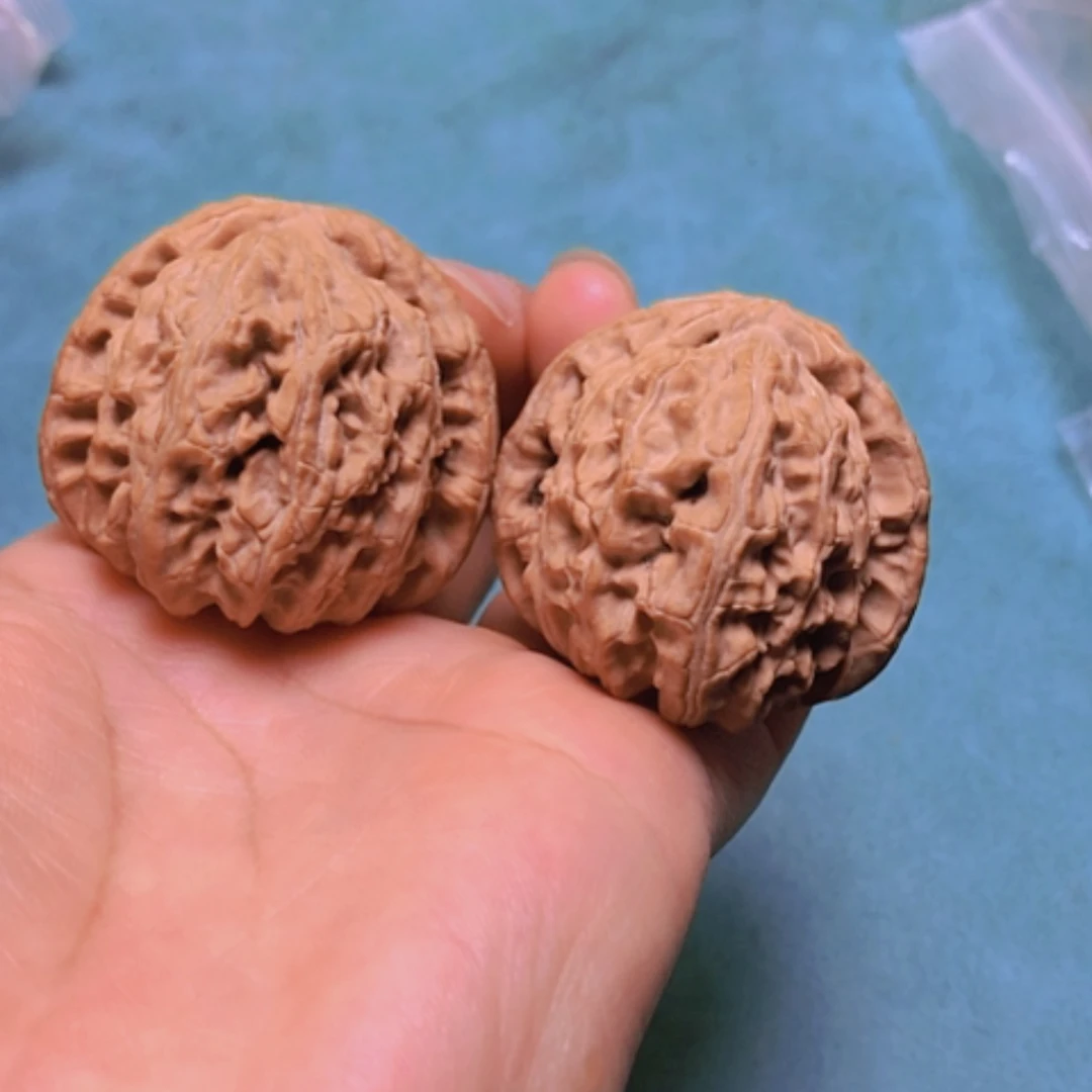 【闪购商品】核桃摆件38.5白狮子修尖