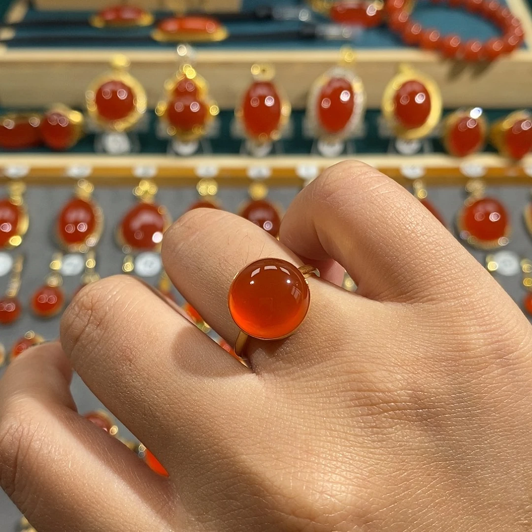 南红玛瑙18K金镶嵌戒指