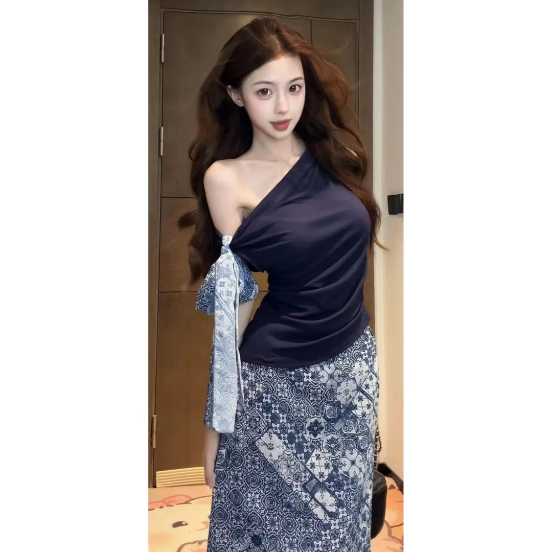 【XIAOBAWANG】夏日绝美气质辣妹斜肩绑带修身上衣印花半裙高级女T